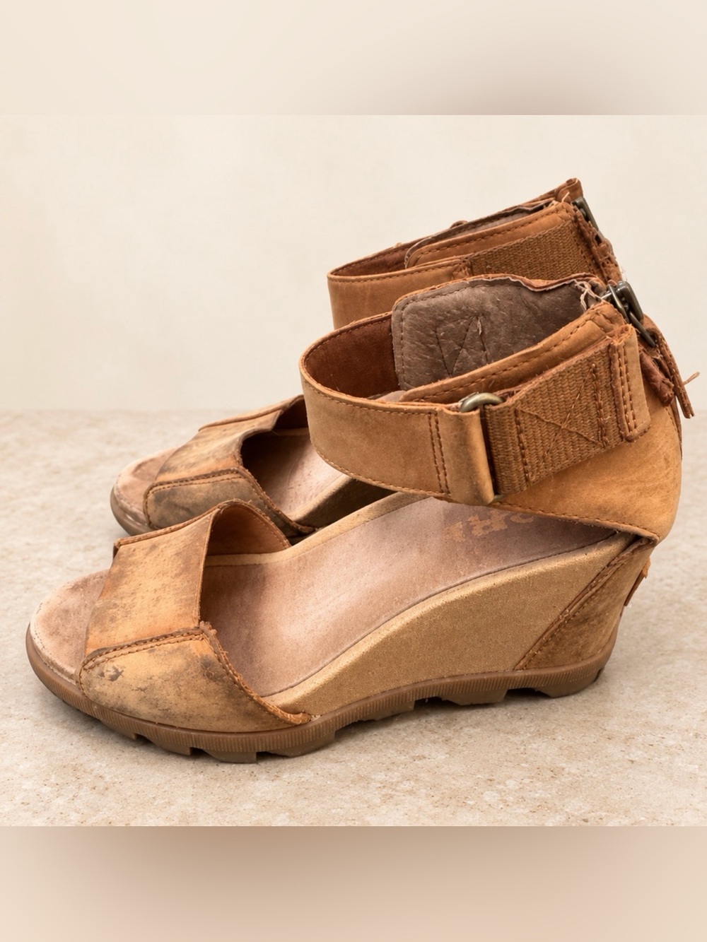 sorel size 6 tan Joanie II leather wedge sandal ankle strap